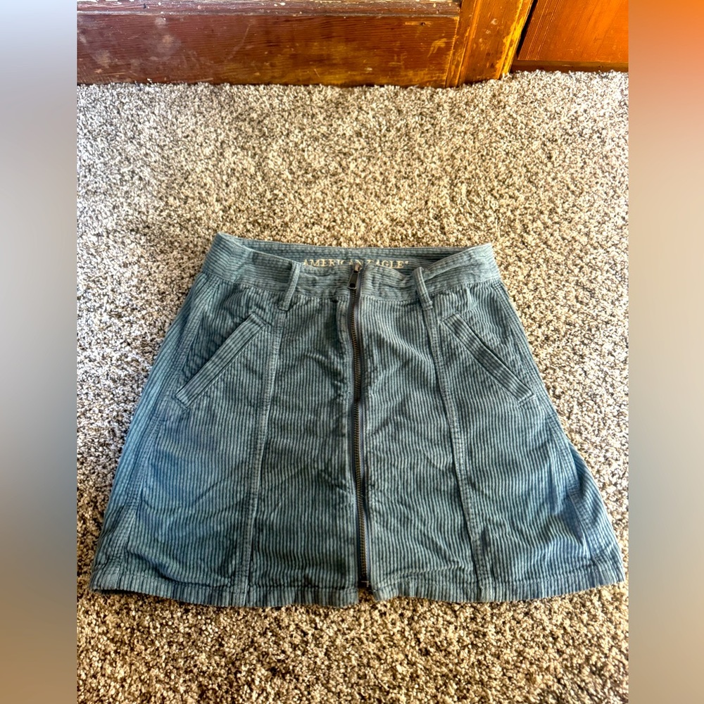 Mini corduroy American Eagle skirt!